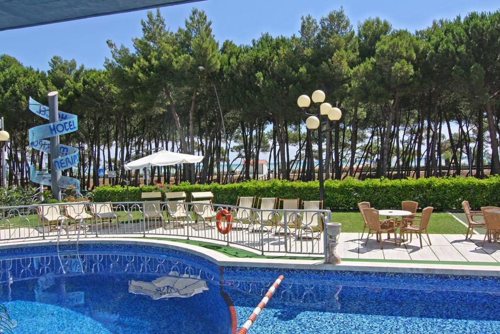 Hotel Meripol Alba Adriatica Exterior photo