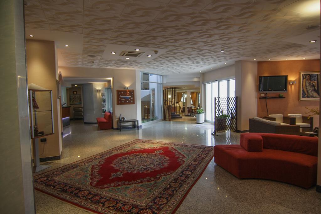 Hotel Meripol Alba Adriatica Exterior photo