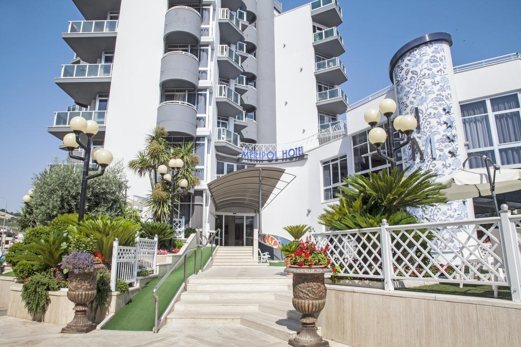 Hotel Meripol Alba Adriatica Exterior photo